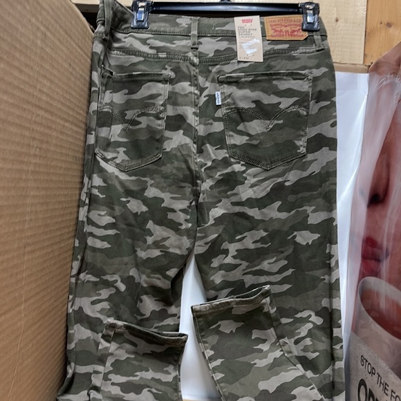 BNWT Levi’s 721 High Rise camouflage soft cotton 10/W30 - Picture 3 of 16
